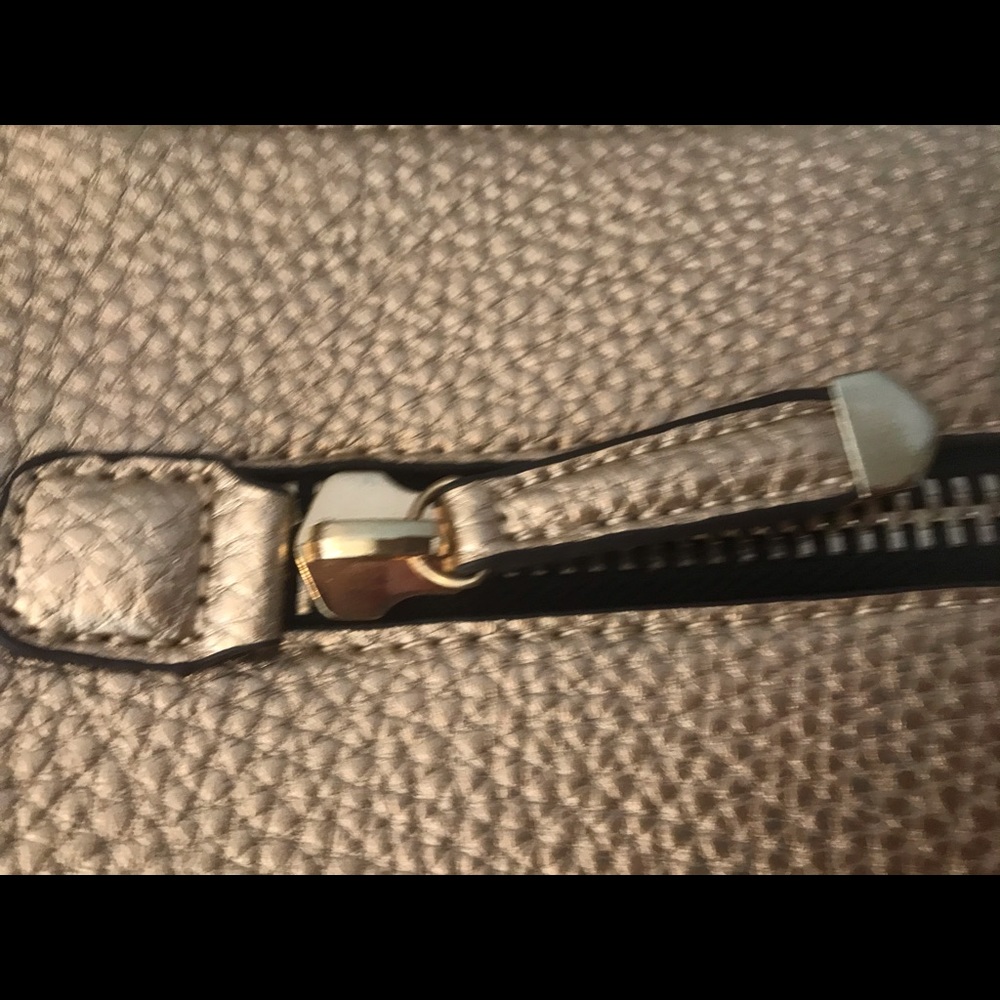 Street Level Gold Crossbody NWOT - Picture 5 of 5